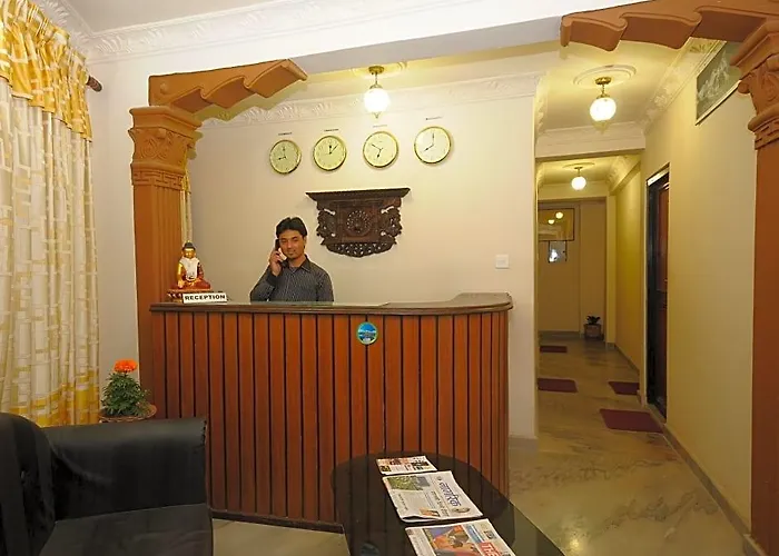 Manohara Hotel 3*