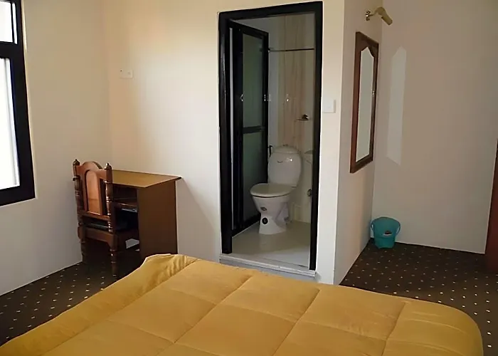Hotel Manohara