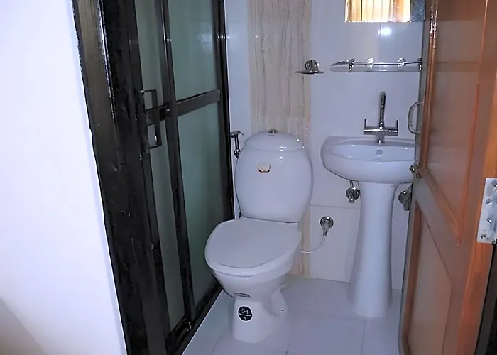 Manohara מלון 3*